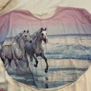 fun flowy cropped top with beautiful horse design